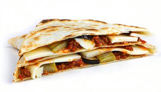 Piadina con salsiccia, scamorza e melanzane