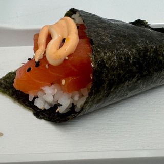 189. Temaki Spicy Salmon