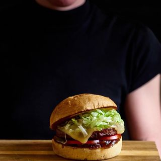 MENÙ Toma burger patatine