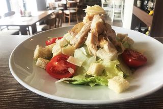 Салата Цезар с пиле (300г)