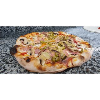5. Pizza casareccia