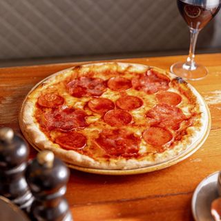 პიცა სალიამით