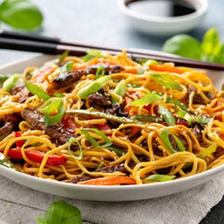 Пържено фиде с телешко месо (500г)