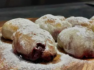 Višnja zalogaji