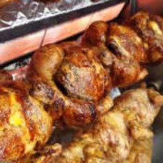 Pollo +Patatas + 2 platos a elegir + Alioli