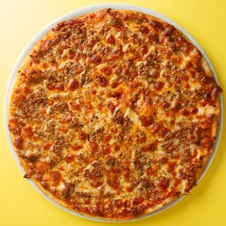 Pizza Tomate Y Carne Picada Especial De La Casa (32 cm.)