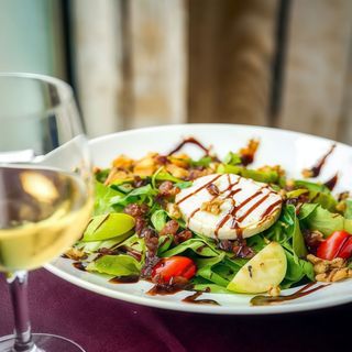 Ensalada De Queso De Cabra