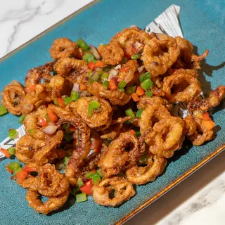 Calamares crujientes sabor sal y pimenta.