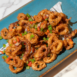 Calamares crujientes sabor sal y pimenta.