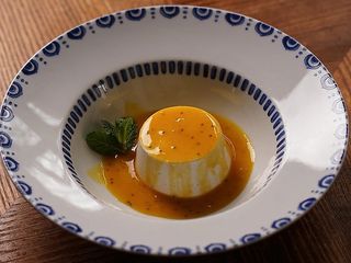 Пана кота з соусом манго-маракуйя (140 г)