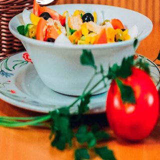 Ensalada Campero De Pollo Con Aguacate (1/2 Ración)