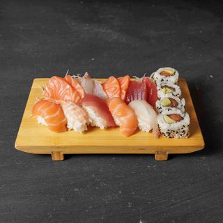 067a - Sushi & Sashimi Misto