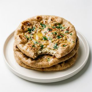 Cheese And Garlic Naan