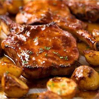 Свинско бон филе с печен сос и горски гъби (350г)