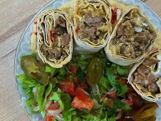 Шаурма з телятиною та салатом