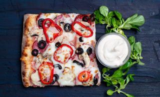 Pizza la felie Quattro Stagioni