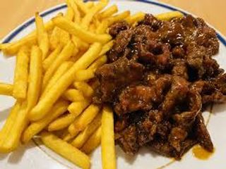 Ternera Con Patatas Fritas