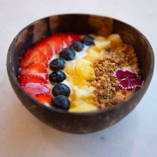 Yogur De Coco Con Frutas