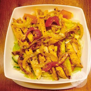 Sałatka z grillowanym kurczakiem