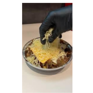 Kapsalon De Carne Pollo Con patatas fritas, queso y salsa