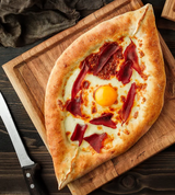 Khachapuri cu basturma