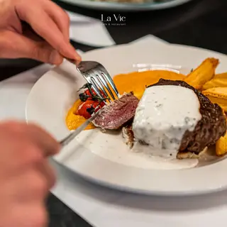 Biftek u gorgonzola sosu 500g