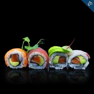 Uramaki rainbow roll