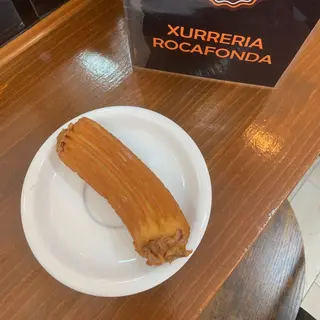 Churro relleno con DULCE DE LECHE