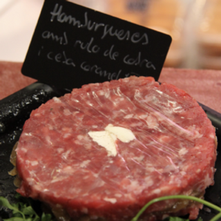 4 Hamburgueses Amb Formatge De Cabra i pebrot vermell caramelitzat