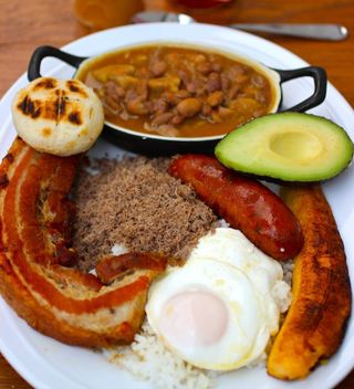 BANDEJA PAISA 