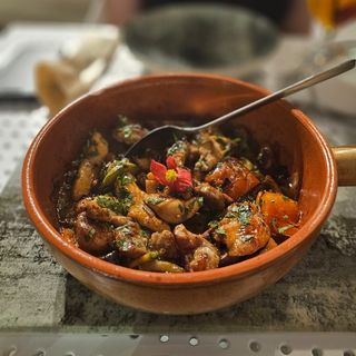 Tigaie picantă de pui 450g