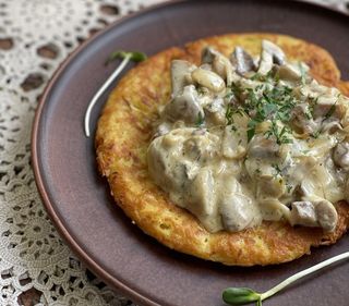 Панський дерун з білими грибами