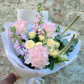 Букет на смак флориста на 1500 грн