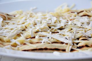 Пърленка със сирене и кашкавал (190г)