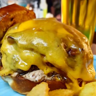 Burger Maya 100% VEGANA (Mejor Cheeseburger de España)