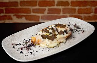 PIEPT DE PUI CU MOZZARELLA ȘI TRUFE