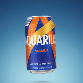 Aquarius naranja lata