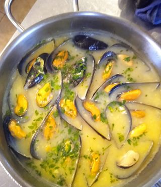 Mejillones A La Marinera