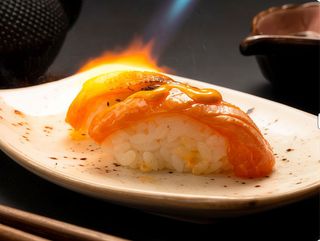 147 Nigiri De Atún Flameado (4 Uds.)