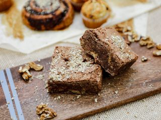 Negresa ciocolata si nuca