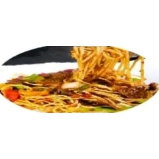 Tallarines Con Ternera, Salsa De Pimienta Negra Y Verdura