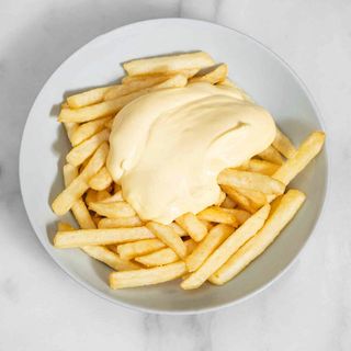 Patatas fritas Mahonesa
