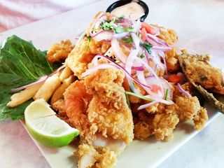 Jalea Mixta De Pescados Y Mariscos