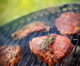 64 Maiale alla piastra