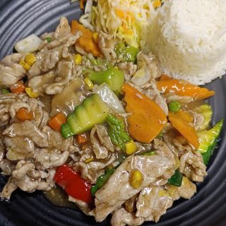 Kurczak w sosie pięciu smaków