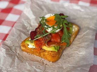 Бріош з лососем (175g)