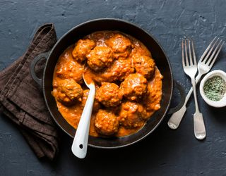Almôndegas Vegetarianas sobre Tagliatelle Aglio Olio