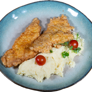 Şniţel piept de pui cu cartofi piure