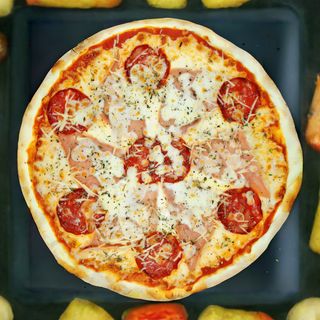 პიცა პროშუტო და სალიამი 6 ნაჭერი