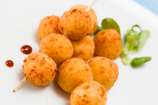 Sandwich cu Crochete de Cașcaval